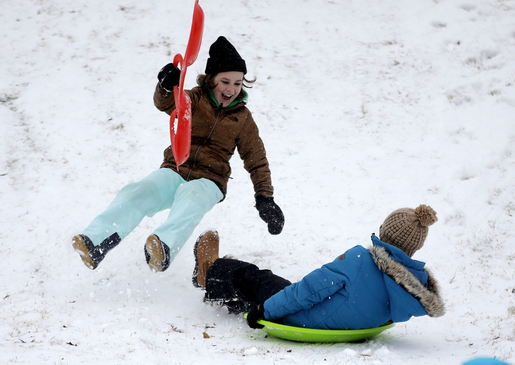 Snow falls on Tulsa area, northeast Oklahoma